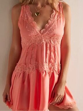 FREE PEOPLE IN THIS GROOVE MINI SLIP